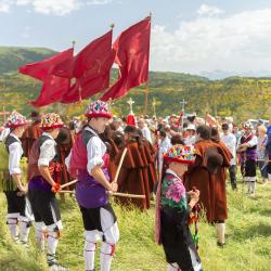 25.6. - slavnostní procesí u kaple O Zoque