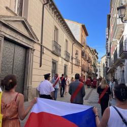 24.6. - průvod městem k jižní bráně, ke klášteru benediktinek, Jaca