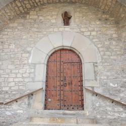 Vchod do kostela sv. Vavřince v Yebra de Basa